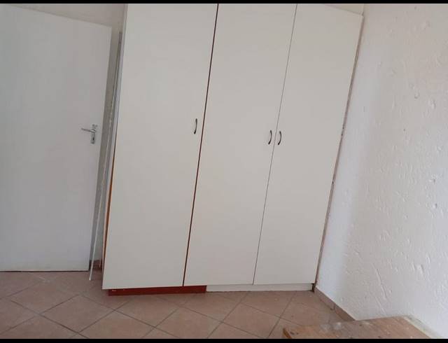 2 BEDROOM APARTMENT FOR SALE IN LAWRENCE ROCKS